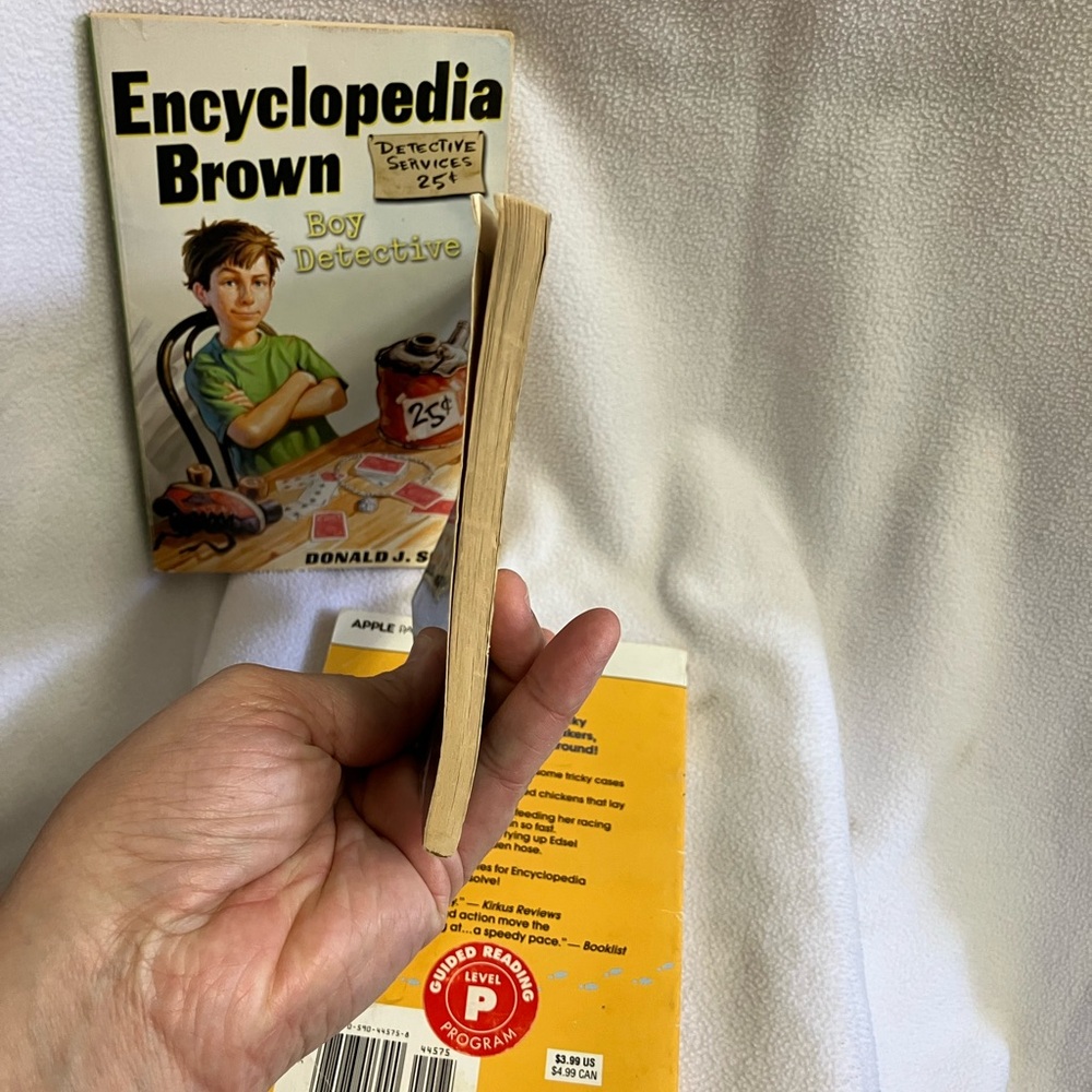 Encyclopedia Brown Paperback lot of 3 by Donald J. Sobol - Picture 8 of 16
